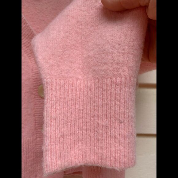 Atelier & Other Stories pink/light coral fluffy V neck sweater, front buttons, S - Picture 5 of 12